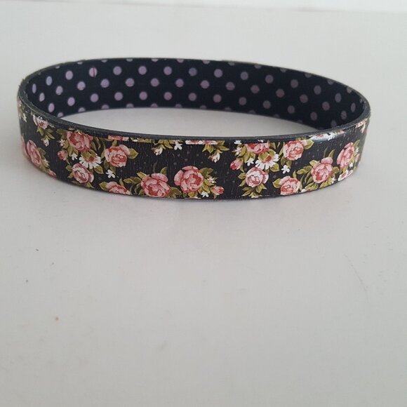 Floral Silicone Wristband Hot Topic - Picture 2 of 5